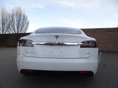 2016 Tesla Model S 90D