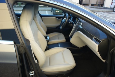 2016 Tesla Model S 90D