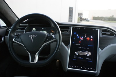 2016 Tesla Model S 90D