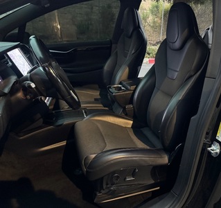 2017 Tesla MODEL X 75D AWD